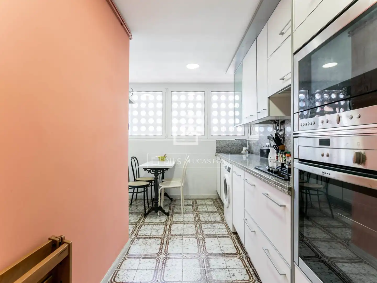 Küche von Wohnung zum Verkauf in Castelldefels mit Heizung, Privatgarten und Terrasse