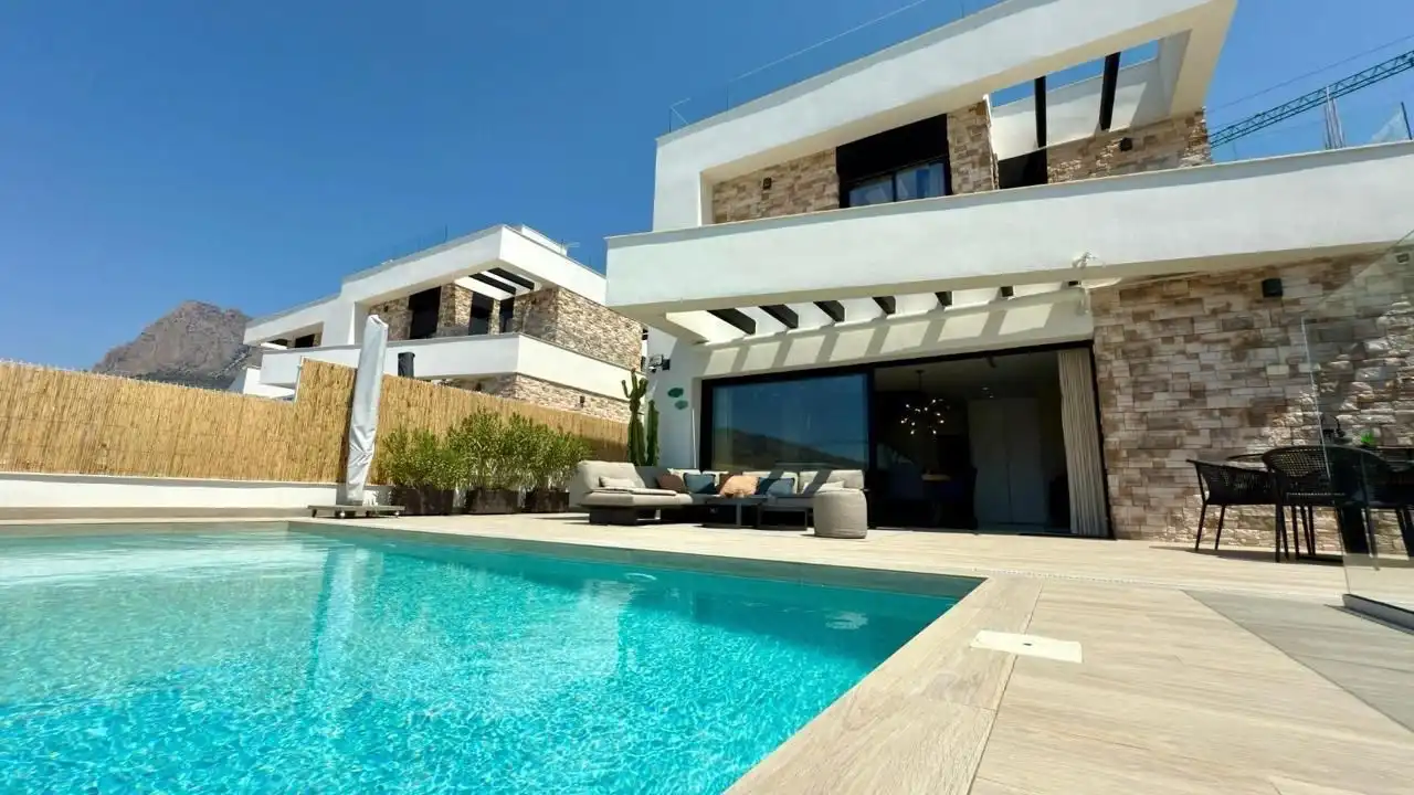 Piscina de Casa o chalet de alquiler en Finestrat con Aire acondicionado, Calefacción y Jardín privado