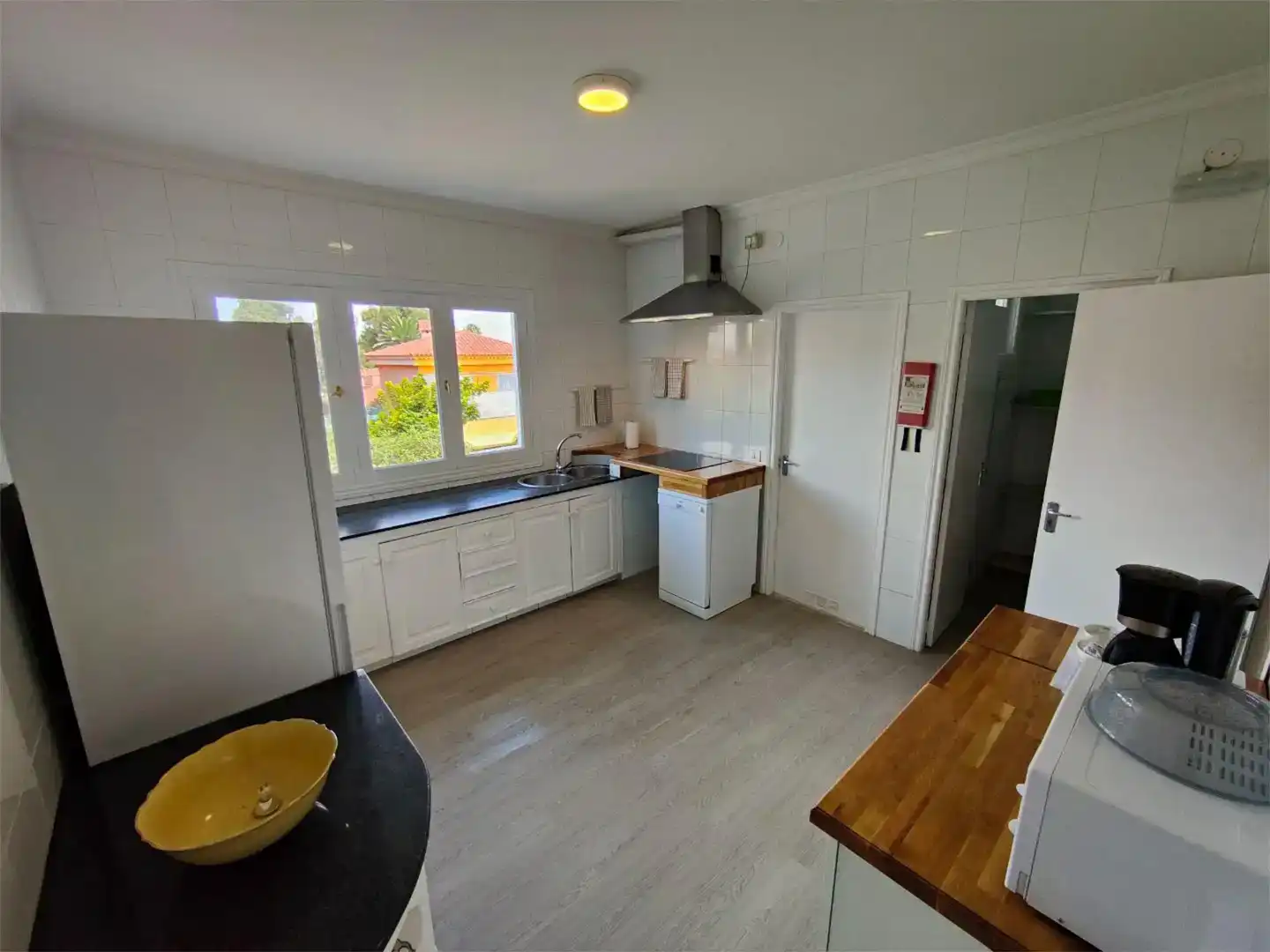 Cuina de Apartament de lloguer en Las Palmas de Gran Canaria amb Moblat i Balcó