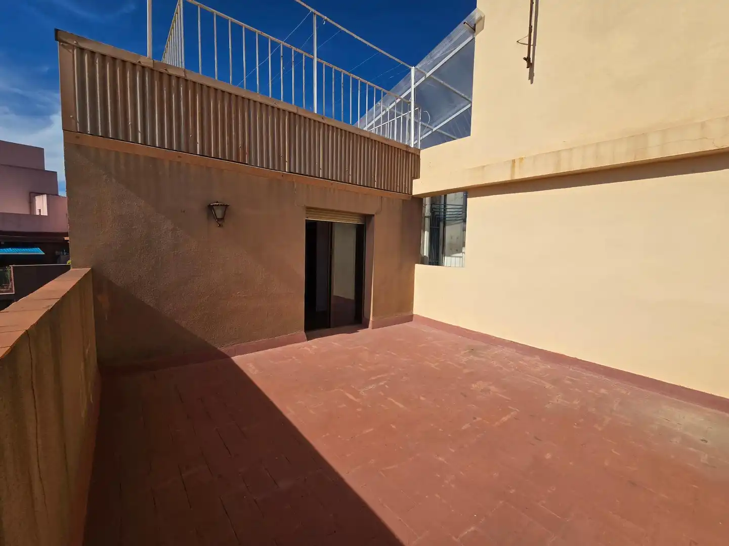 Terraza de Ático en venta en Terrassa con Calefacción, Terraza y Alarma