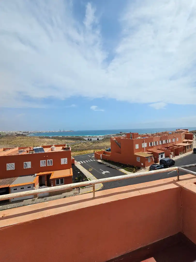 Vista exterior de Dúplex en venta en Puerto del Rosario con Terraza, Trastero y Amueblado