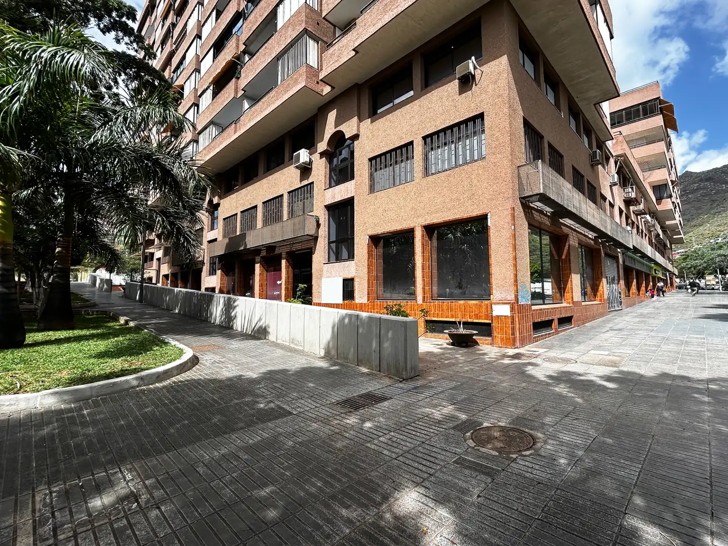 Vista exterior de Local en venda en Santa Cruz de Tenerife amb Aire condicionat