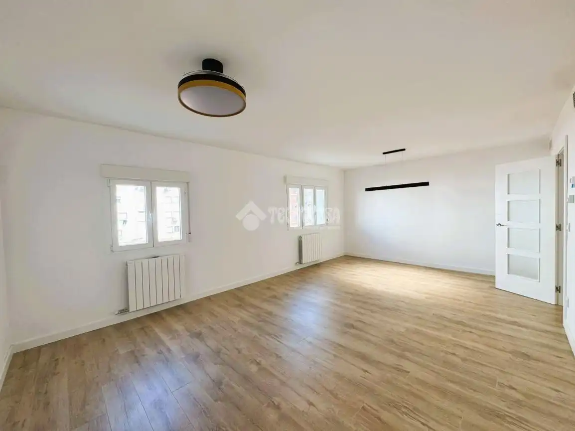 Sala de estar de Piso en venta en Zaragoza