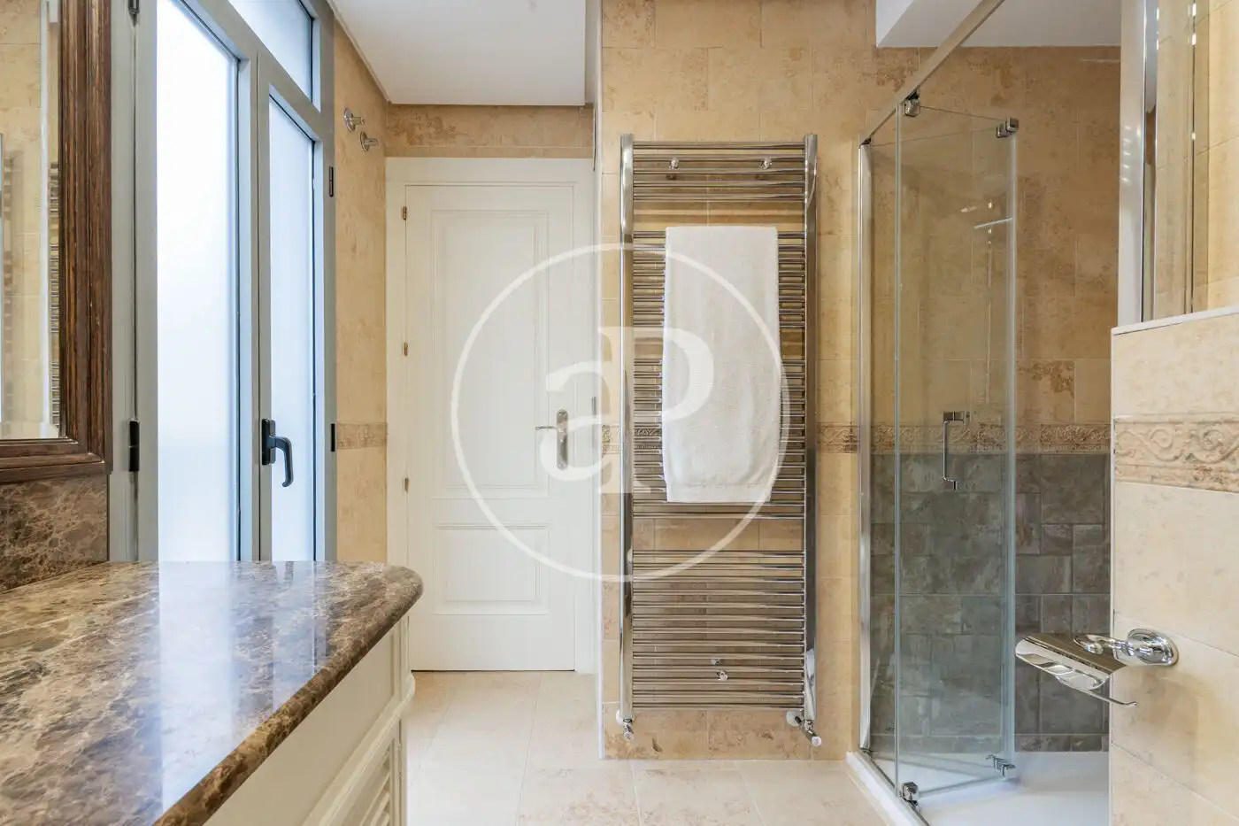 Bathroom of Flat for rent in Madrid  with Air Conditioner, Heating and Terrace