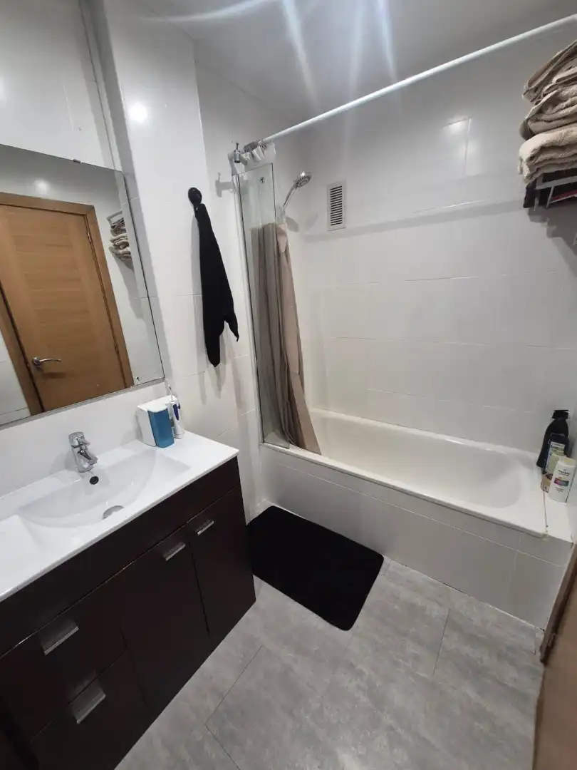 Bathroom of Flat for sale in Binissalem  with Air Conditioner, Parquet flooring and Oven