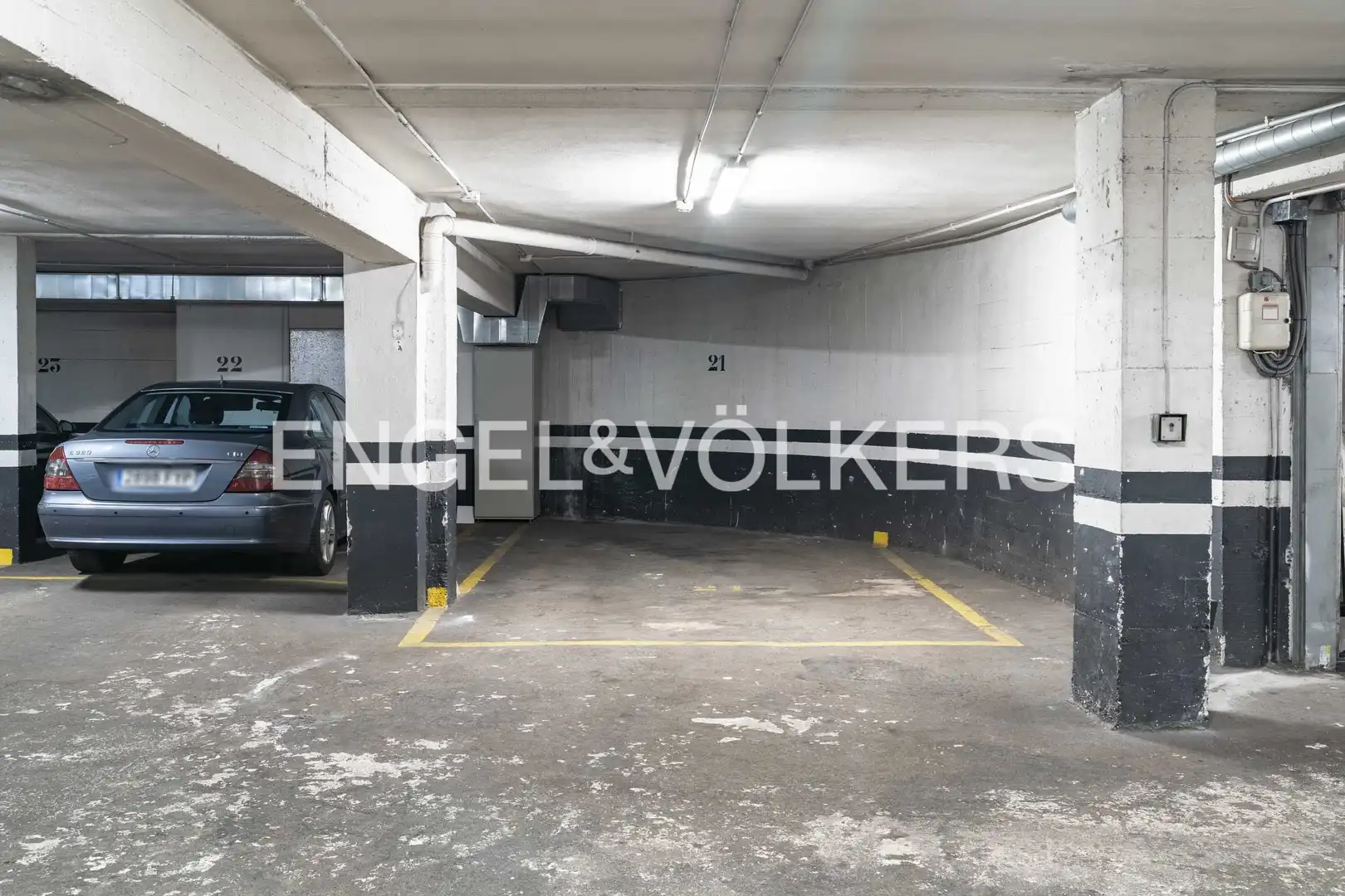 Parking de Piso en venta en Santander con Calefacción, Terraza y Balcón