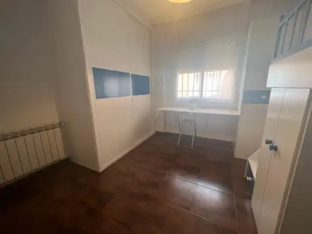Bedroom of Flat for rent in Puertollano  with Air Conditioner, Heating and Parquet flooring