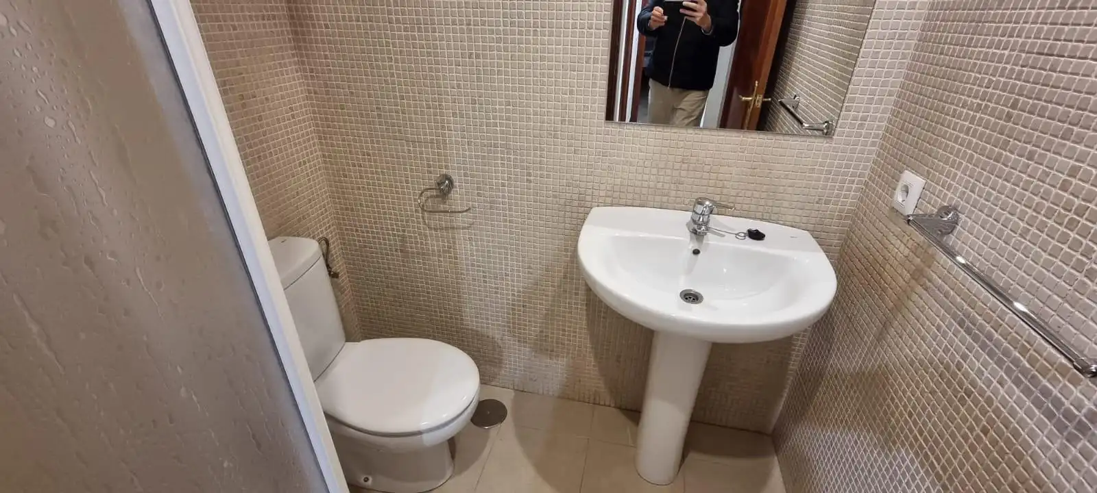 Baño de Piso de alquiler en Córdoba con Aire acondicionado