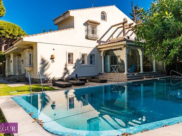 Villa con piscina in vendita a Barbate ciudad