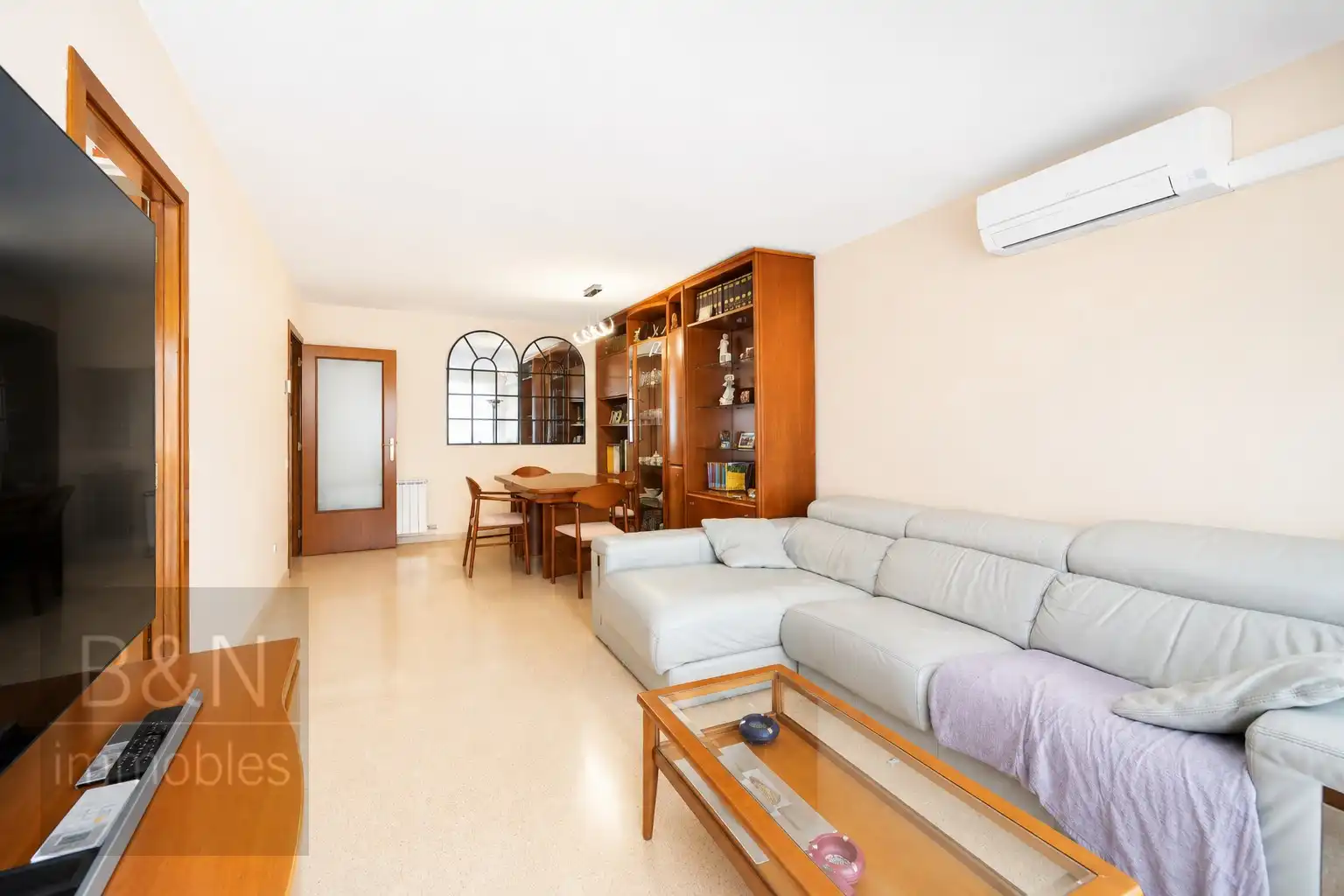 Vista exterior de Piso en venta en Terrassa con Aire acondicionado, Calefacción y Balcón