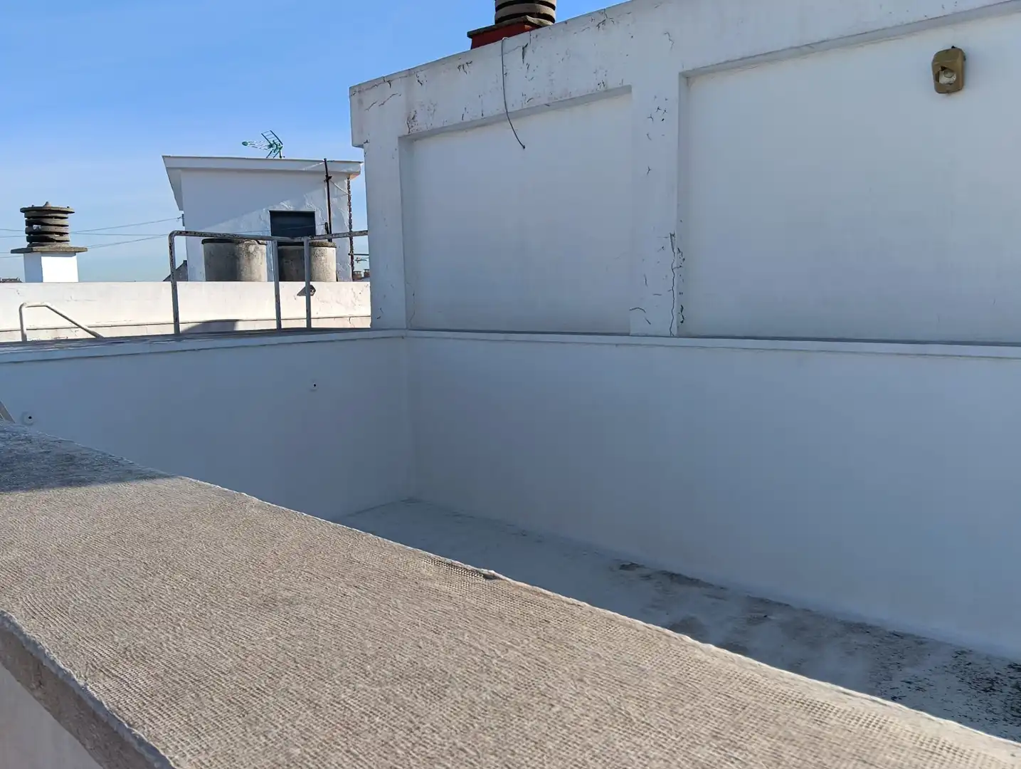 Exterior view of Flat for sale in Sevilla  with Air Conditioner, Terrace and Balcony