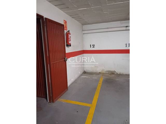 Garaje en Alquiler en Joc de la Bola - Camps d'Esports