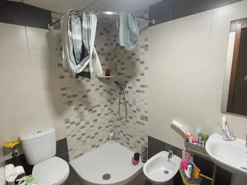 Baño de Piso para compartir en Baena con Aire acondicionado, Amueblado y Balcón