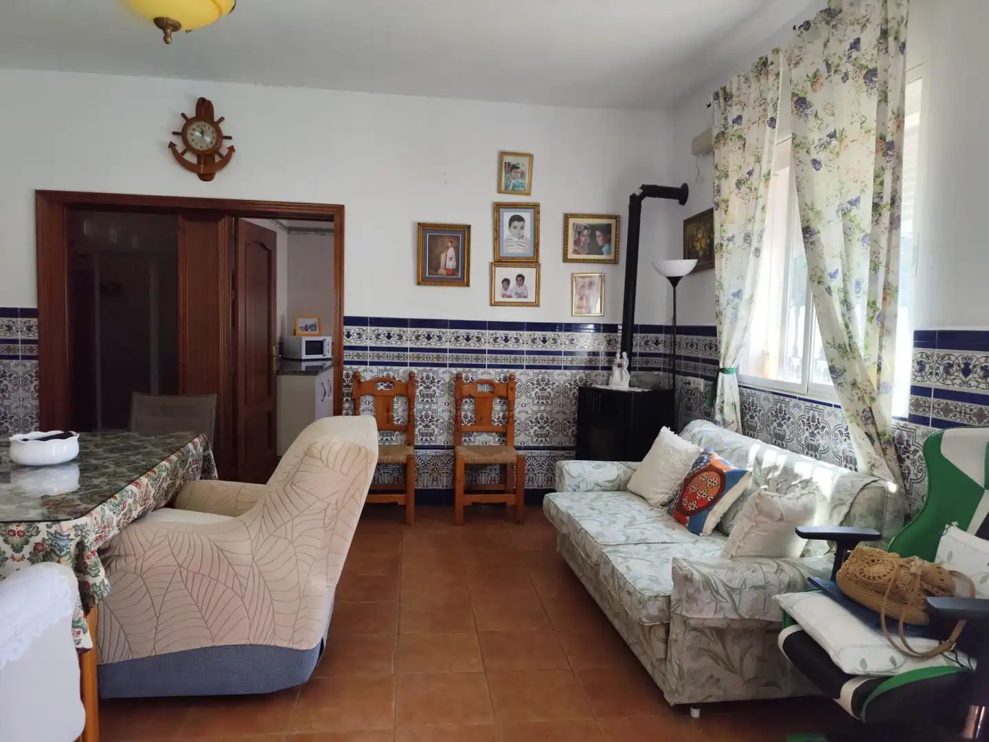 Sala de estar de Casa o chalet en venta en Carrión de los Céspedes con Aire acondicionado, Calefacción y Jardín privado