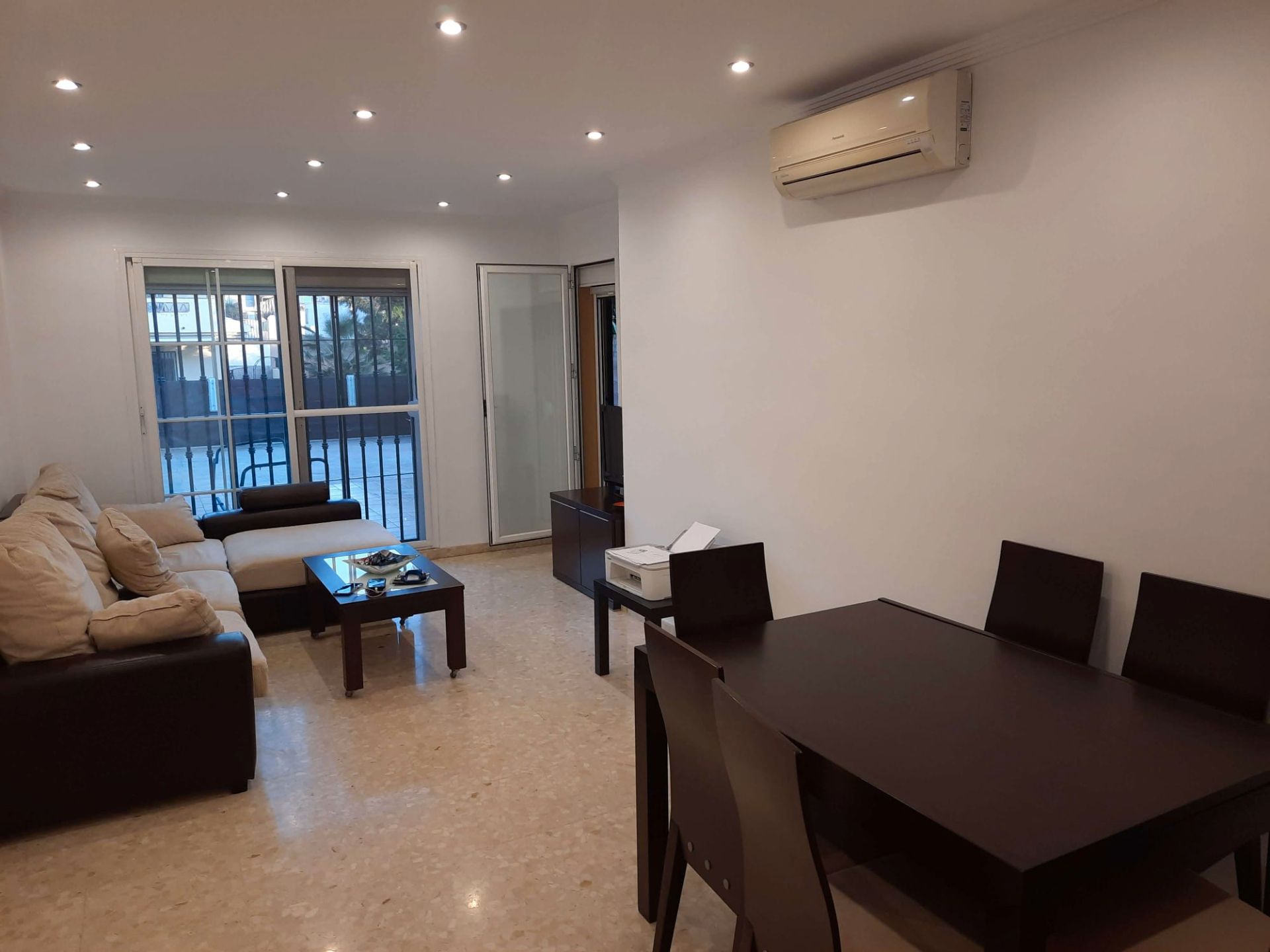 Living room of Flat for sale in Vélez-Málaga  with Air Conditioner, Heating and Terrace