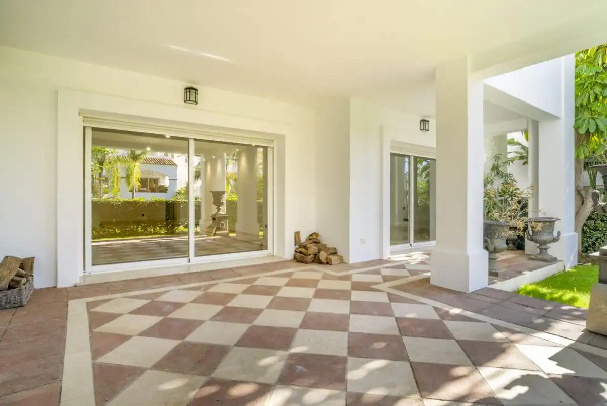 Terrassa de Planta baixa en venda en Marbella amb Aire condicionat, Calefacció i Jardí privat