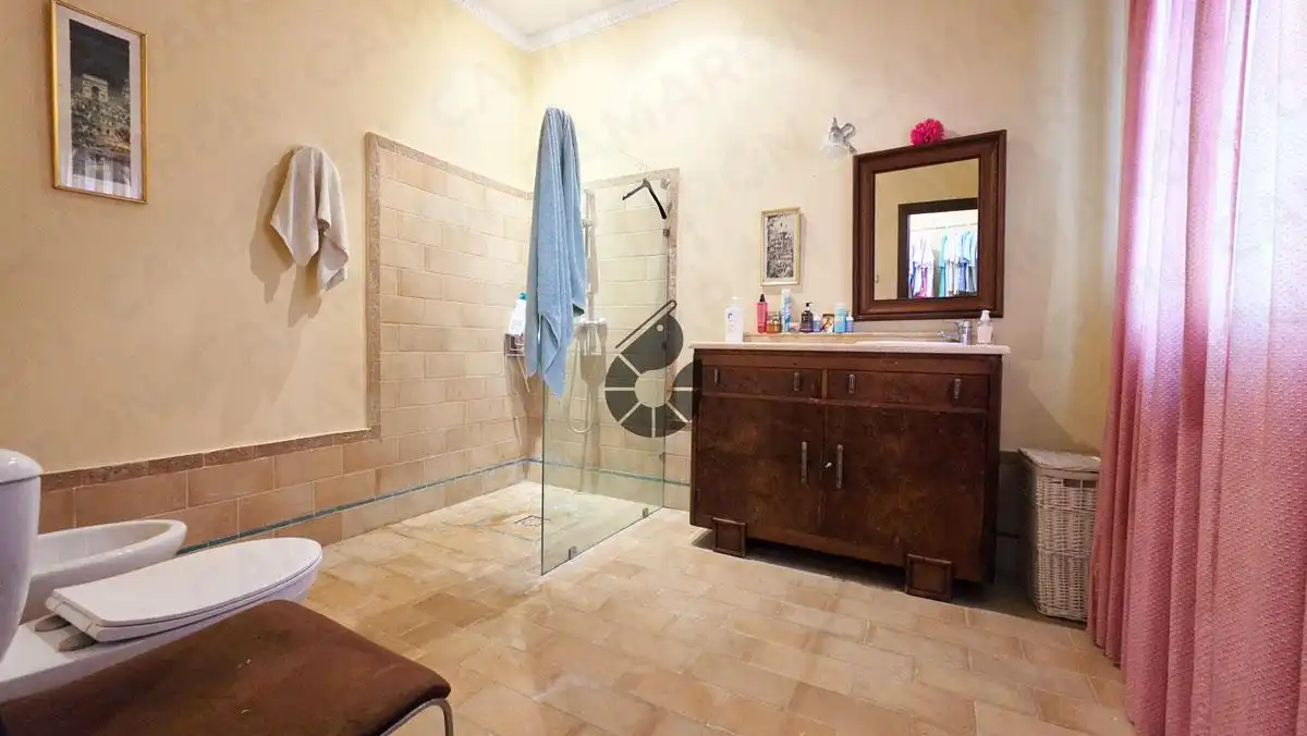 Baño de Finca rústica en venta en Almensilla con Aire acondicionado y Jardín privado