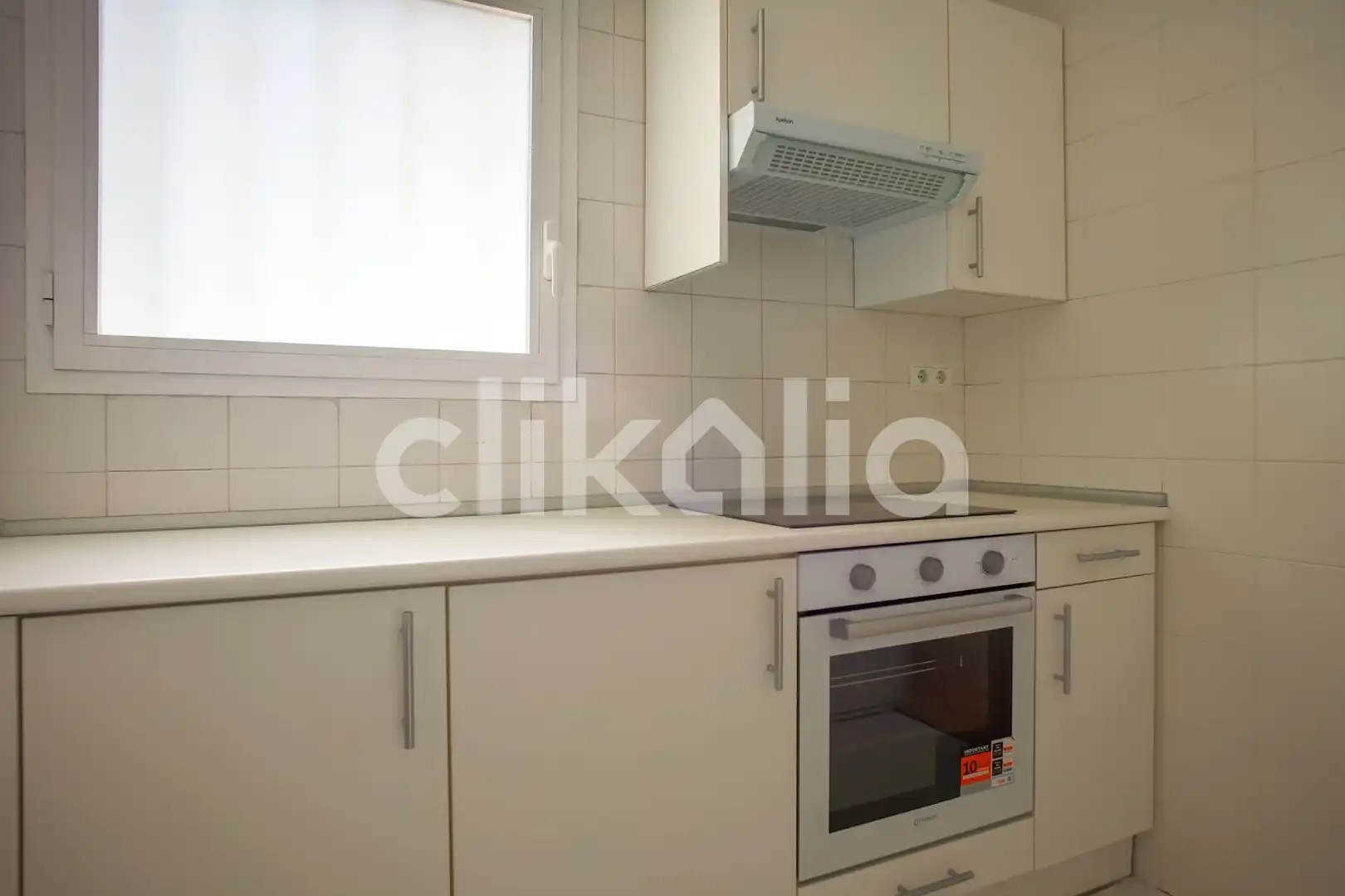 Cuina de Pis en venda en Madrid amb Calefacció, Terrassa i Traster