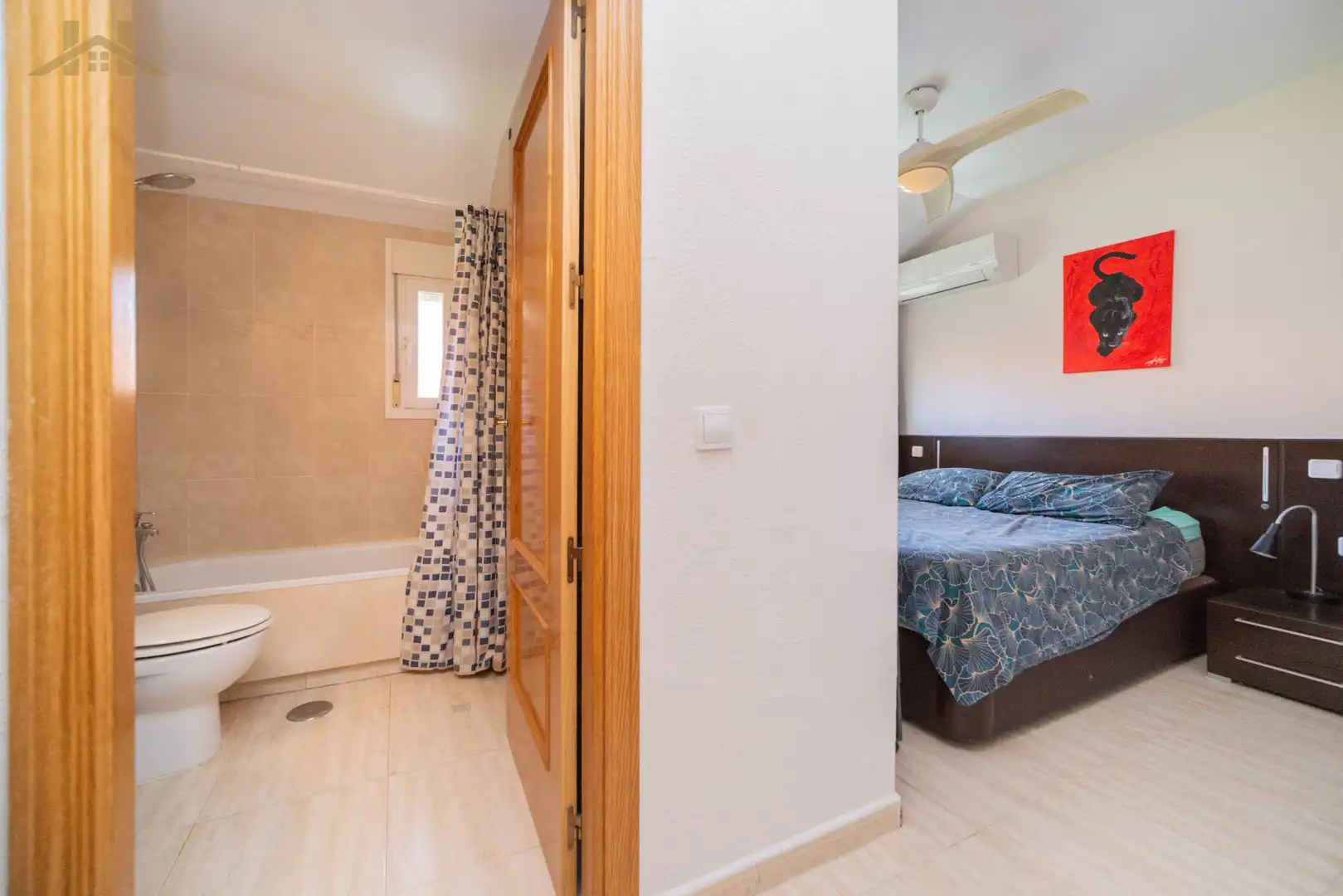 Schlafzimmer von Einfamilien-Reihenhaus zum Verkauf in Boadilla del Monte mit Heizung, Privatgarten und Mikrowelle