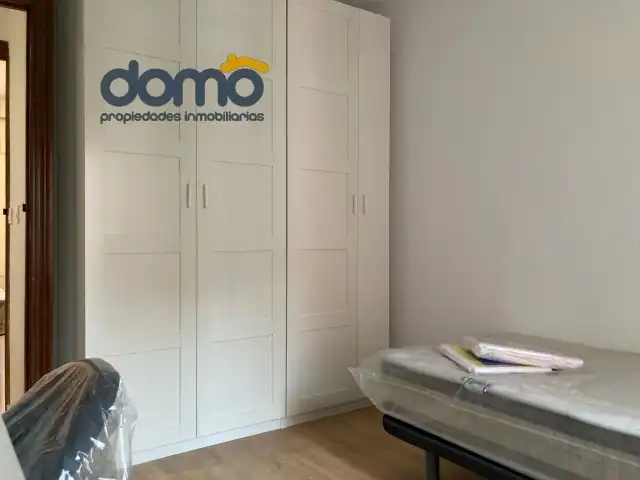 Habitación de Piso de alquiler en Granada con Aire acondicionado, Calefacción y Jardín privado