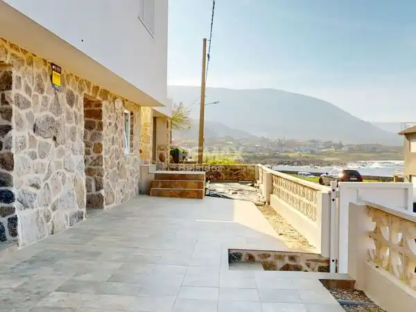 Terrassa de Casa o xalet en venda en Oia amb Calefacció, Jardí privat i Terrassa