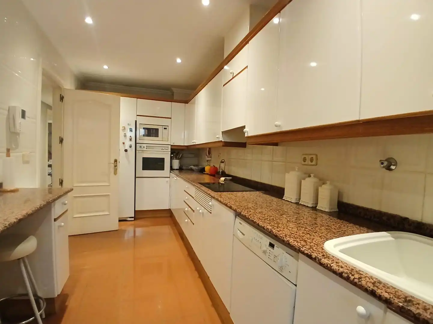 Kitchen of Flat for sale in Madrid  with Air Conditioner, Heating and Private garden