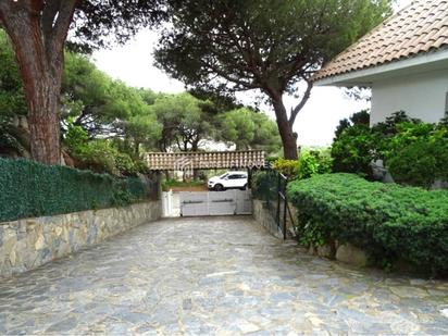 Vista exterior de Casa o xalet en venda en Cabrils amb Terrassa i Piscina