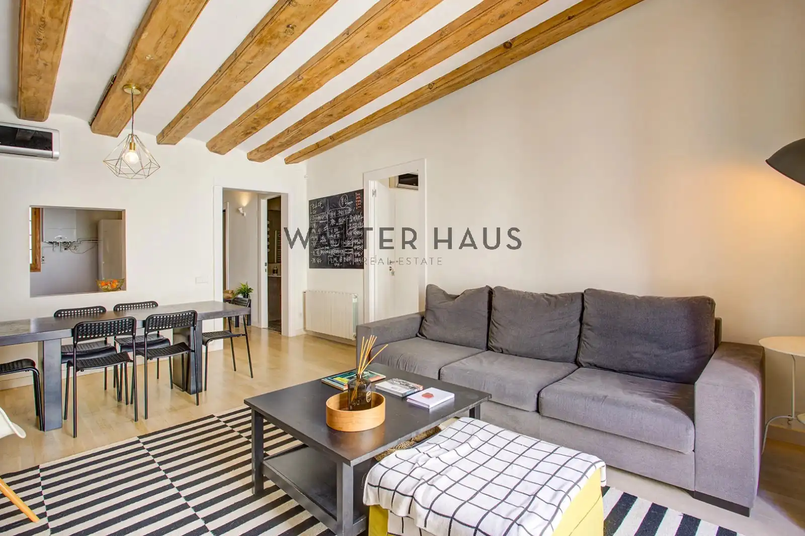 Sala de estar de Piso en venta en Barcelona con Aire acondicionado, Calefacción y Amueblado
