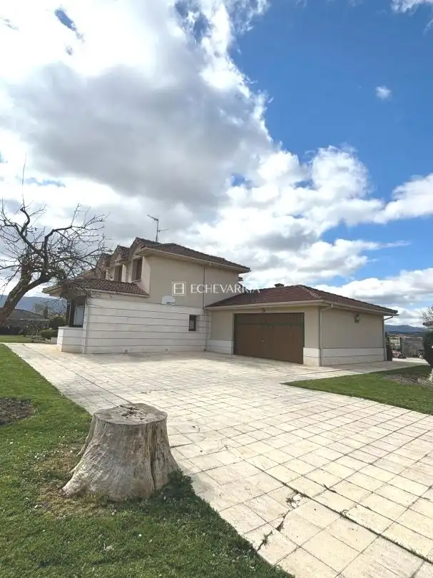 Chalet con jardín en venta en Medina de Pomar, imagen 7