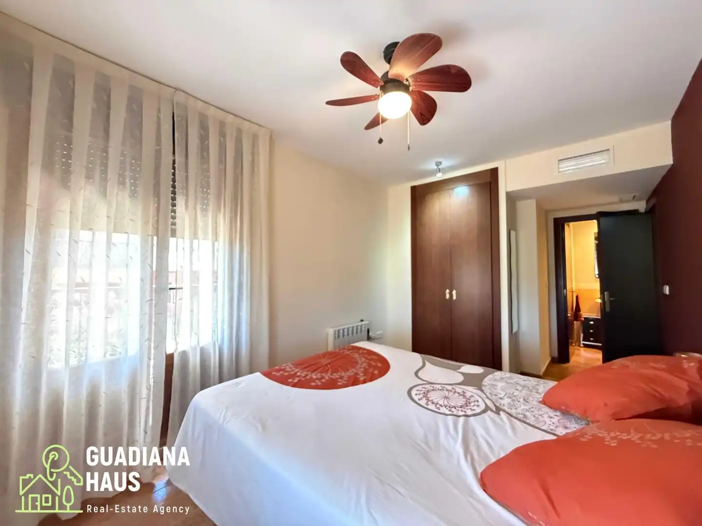 Dormitori de Apartament en venda en Ayamonte amb Jardí privat, Terrassa i Piscina comunitària