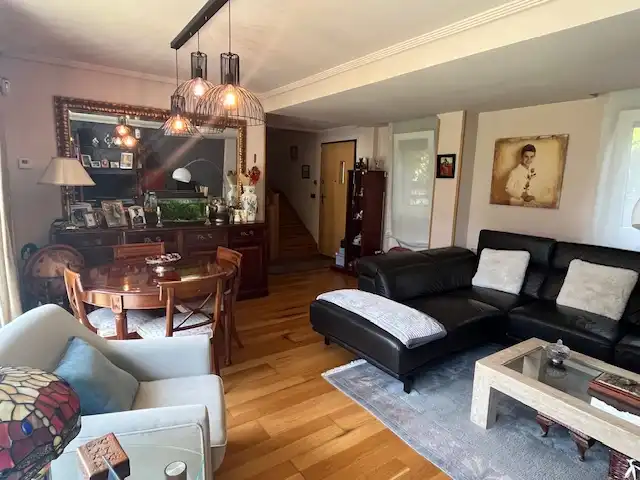 Sala d'estar de Casa adosada en venda en Santander amb Calefacció, Jardí privat i Parquet