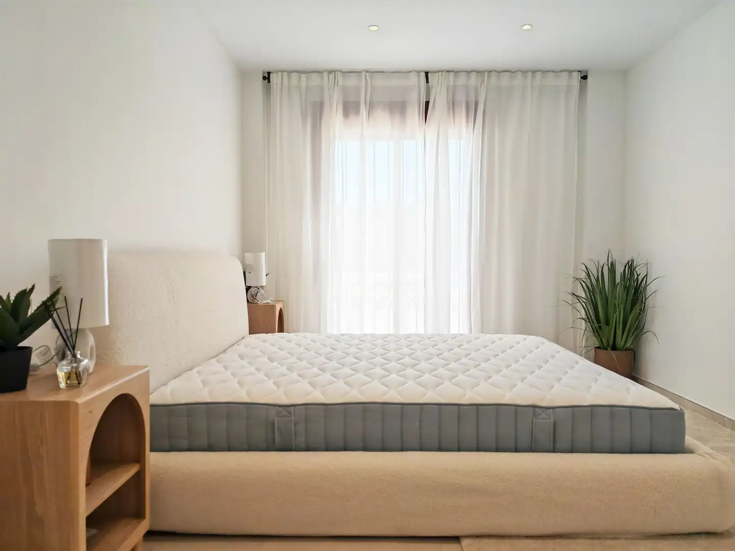 Dormitori de Apartament en venda en Marbella amb Moblat i Piscina comunitària