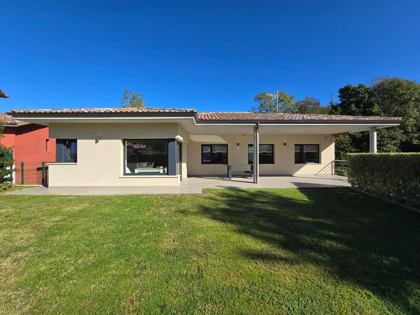 House with pool for sale in Cué - San Roque - Andrín