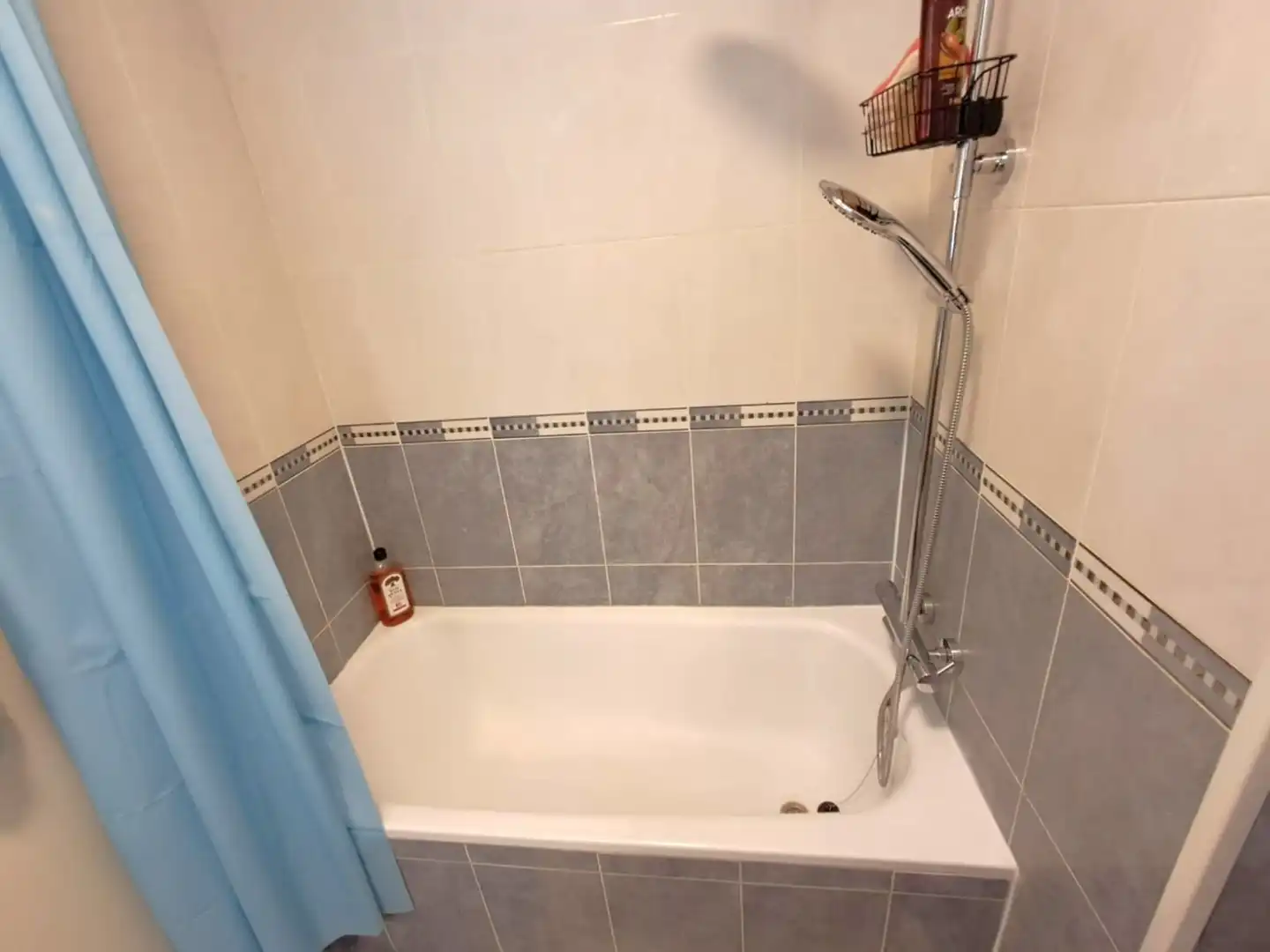 Badezimmer von Wohnungen zum Verkauf in Benalmádena mit Klimaanlage, Terrasse und Möbliert