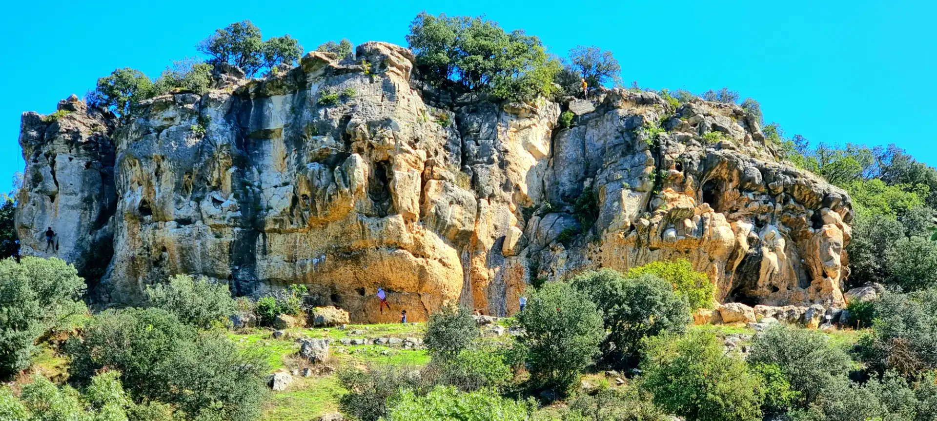Vista exterior de Casa o xalet en venda en Guadalix de la Sierra amb Aire condicionat, Calefacció i Jardí privat