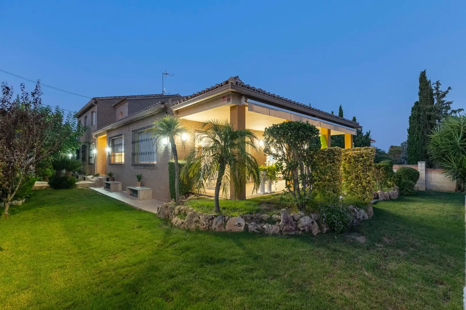 Vista exterior de Casa o chalet en venta en L'Eliana con Calefacción y Terraza