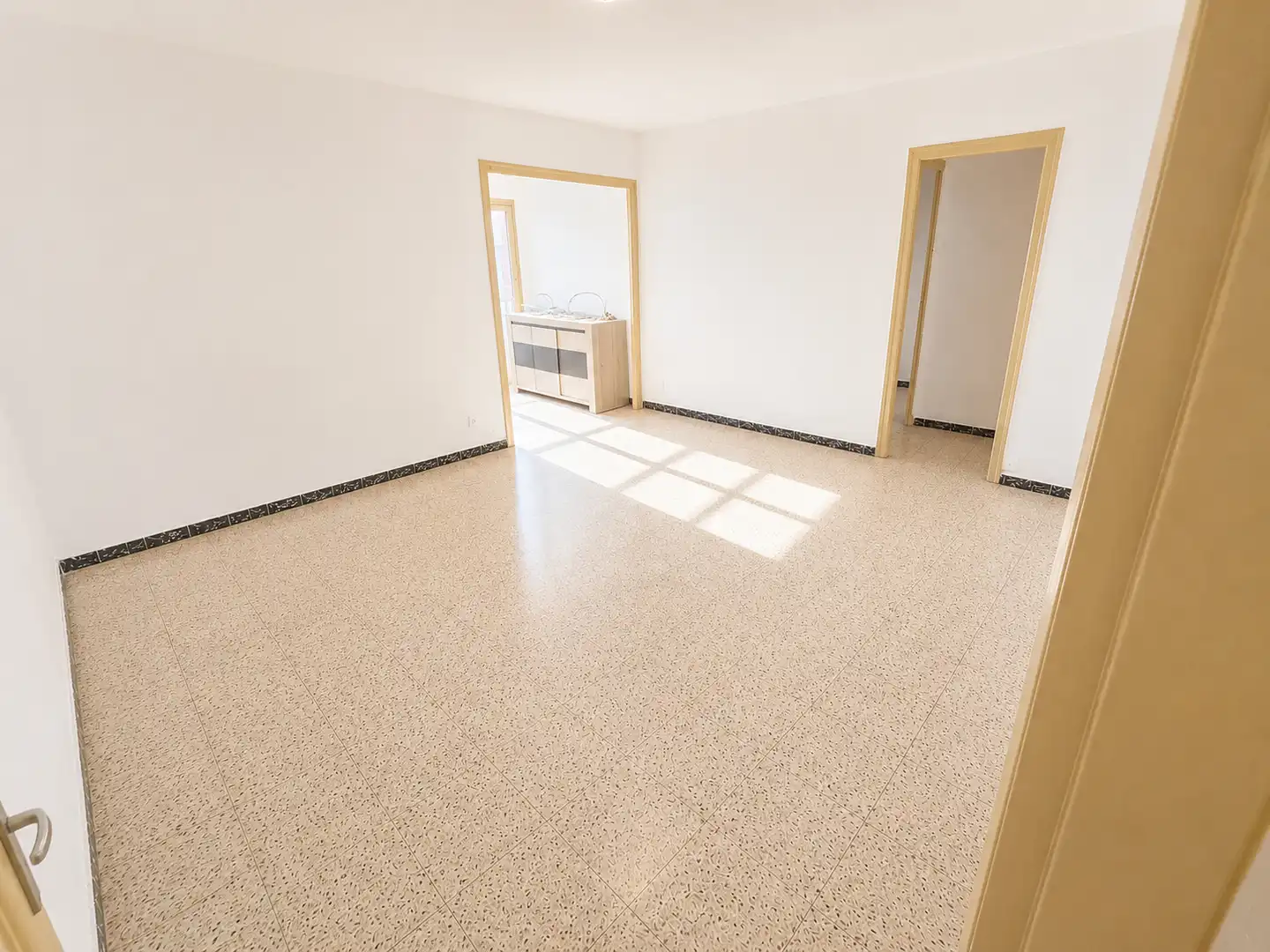 Sala de estar de Piso en venta en Santa Coloma de Gramenet con Aire acondicionado, Calefacción y Balcón