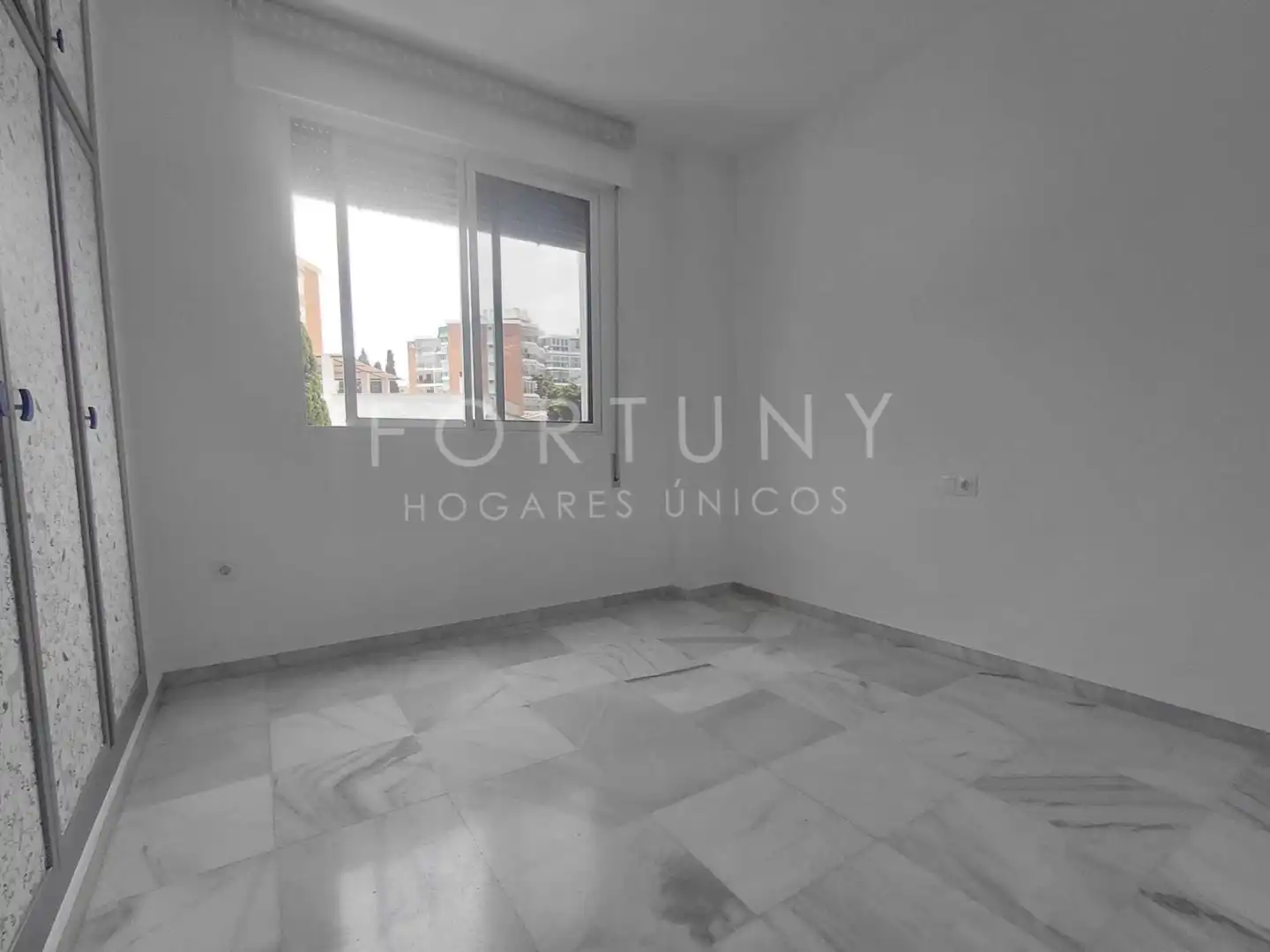 Habitación de Piso en venta en Torremolinos con Aire acondicionado, Calefacción y Terraza