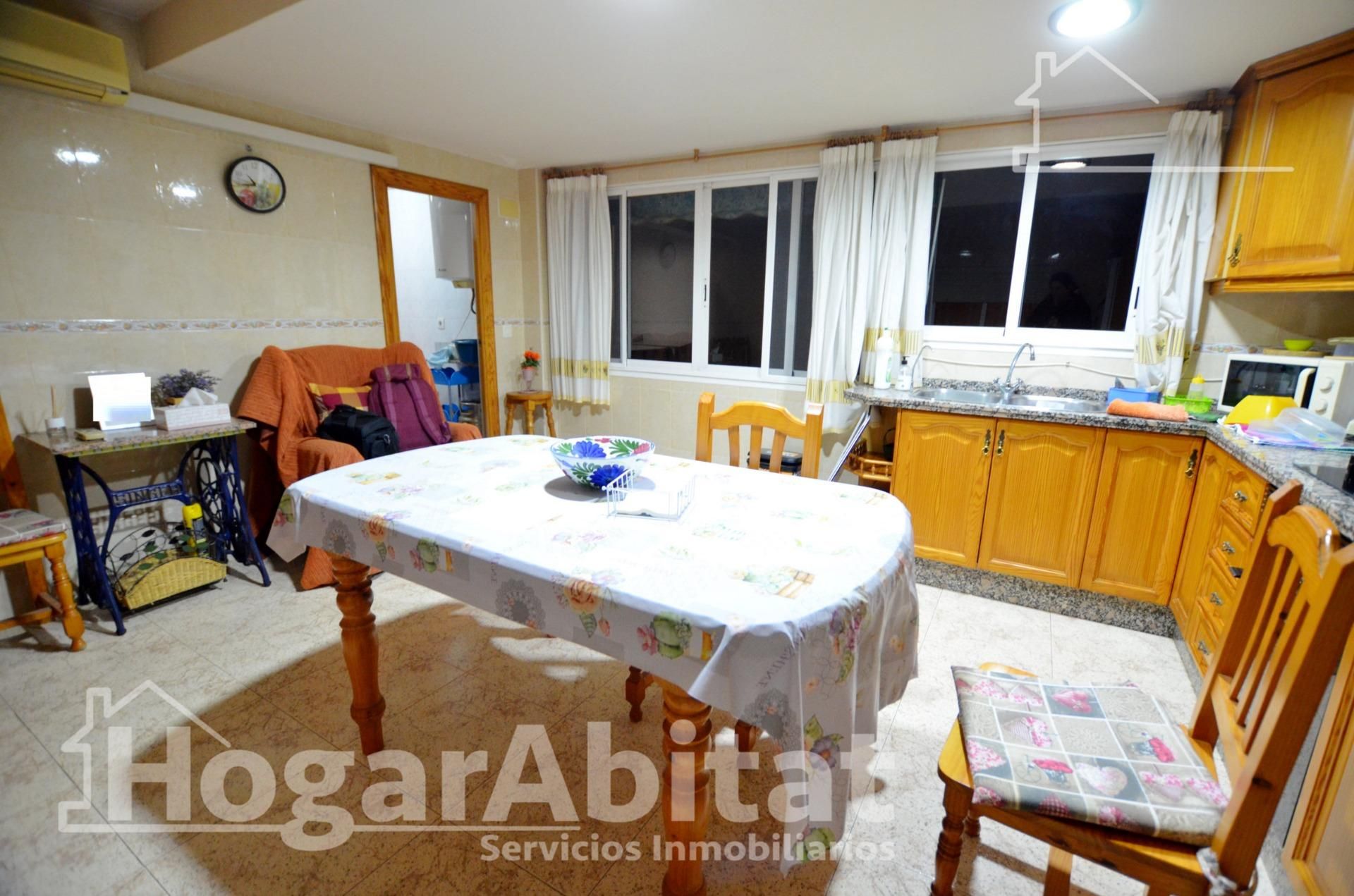 Kitchen of House or chalet for sale in Alicante / Alacant  with Air Conditioner and Storage room