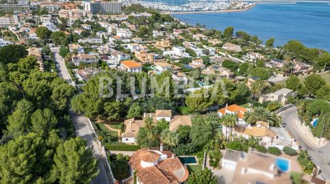 Villa mediterránea a 300 metros de la playa en venta en Dénia