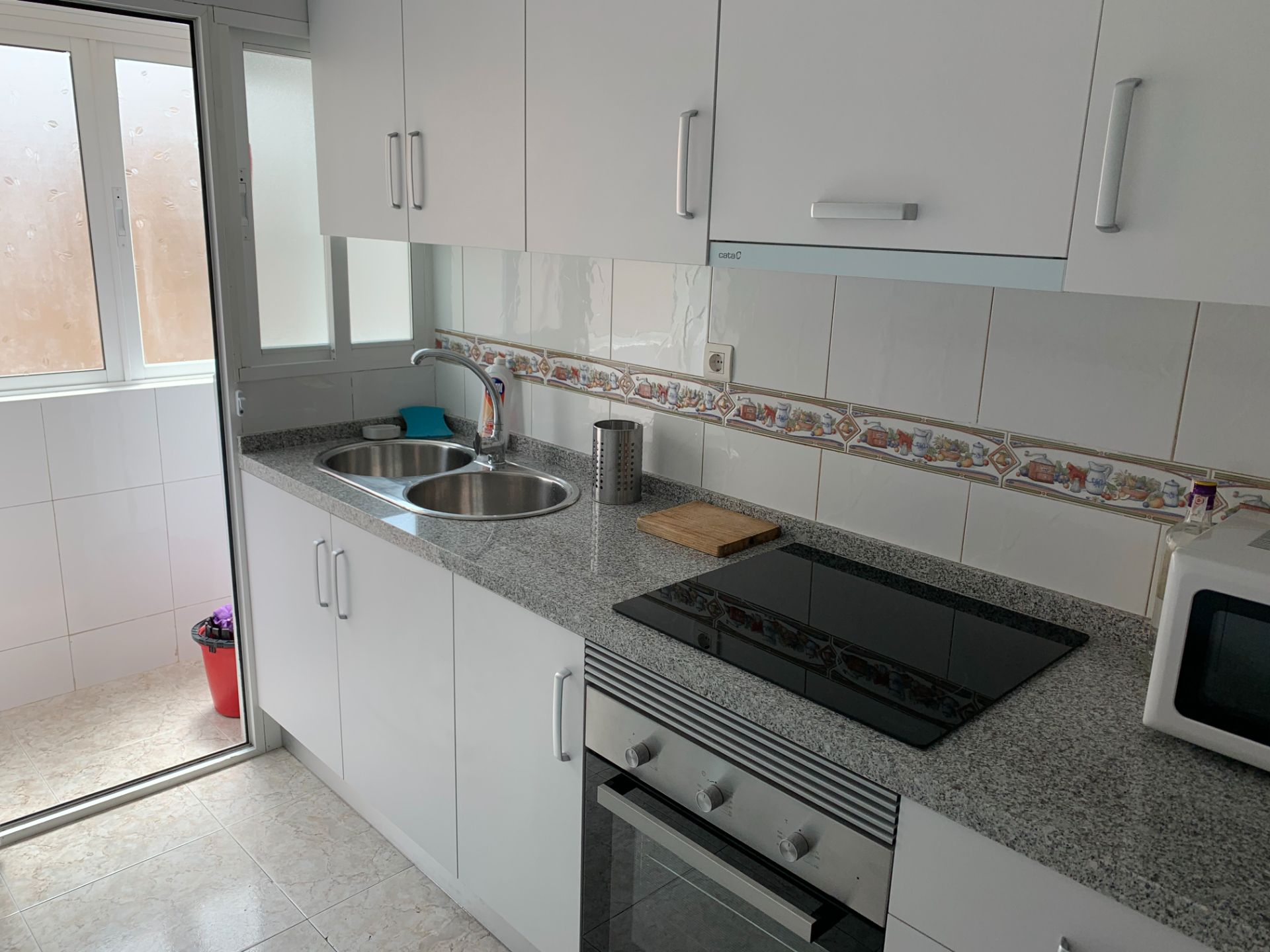Cuina de Pis en venda en  Granada Capital amb Aire condicionat, Terrassa i Moblat