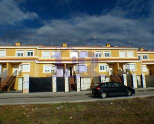 Exterior view of Single-family semi-detached for sale in Sotorribas  with Terrace and Storage room