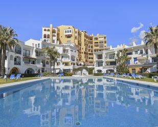 Vista exterior de Planta baixa en venda en Marbella amb Aire condicionat, Terrassa i Piscina