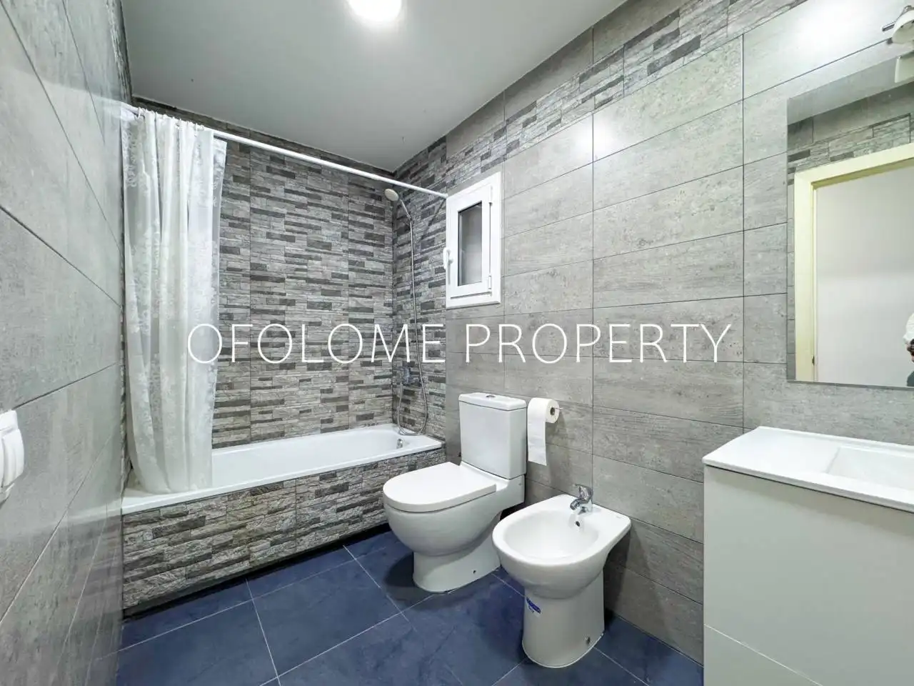 Baño de Piso en venta en Ripollet con Aire acondicionado y Calefacción
