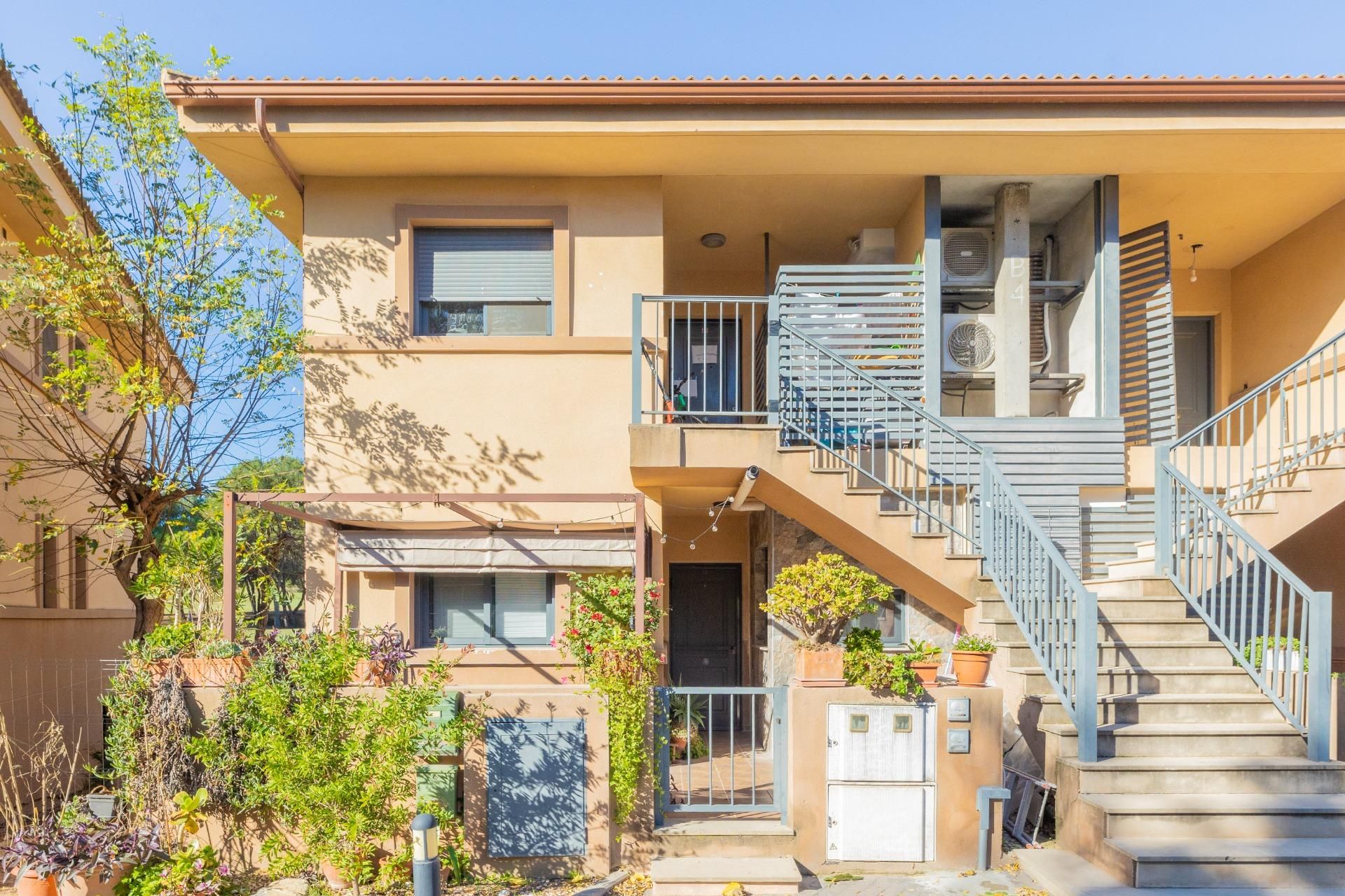 Vista exterior de Piso en venta en Chiva con Aire acondicionado, Calefacción y Terraza