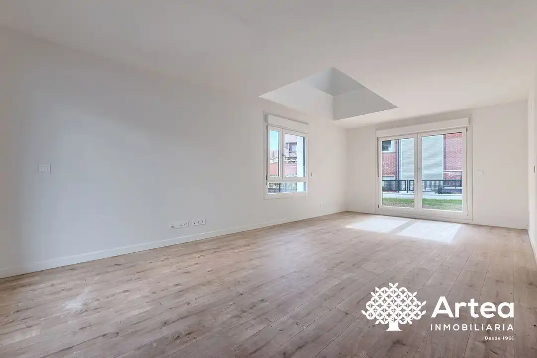 Detached house with terrace for sale in Julian Garaizar Kalea, imagen 5