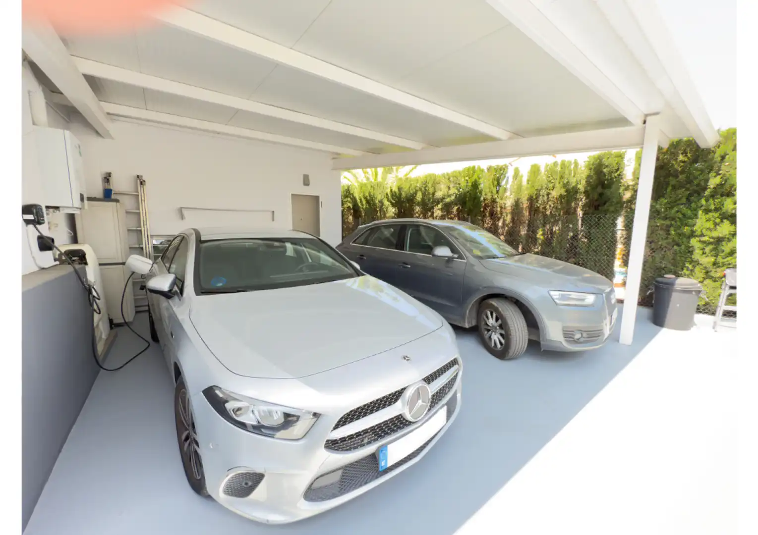 Aparcament de Casa o xalet en venda en L'Eliana amb Aire condicionat, Jardí privat i Traster