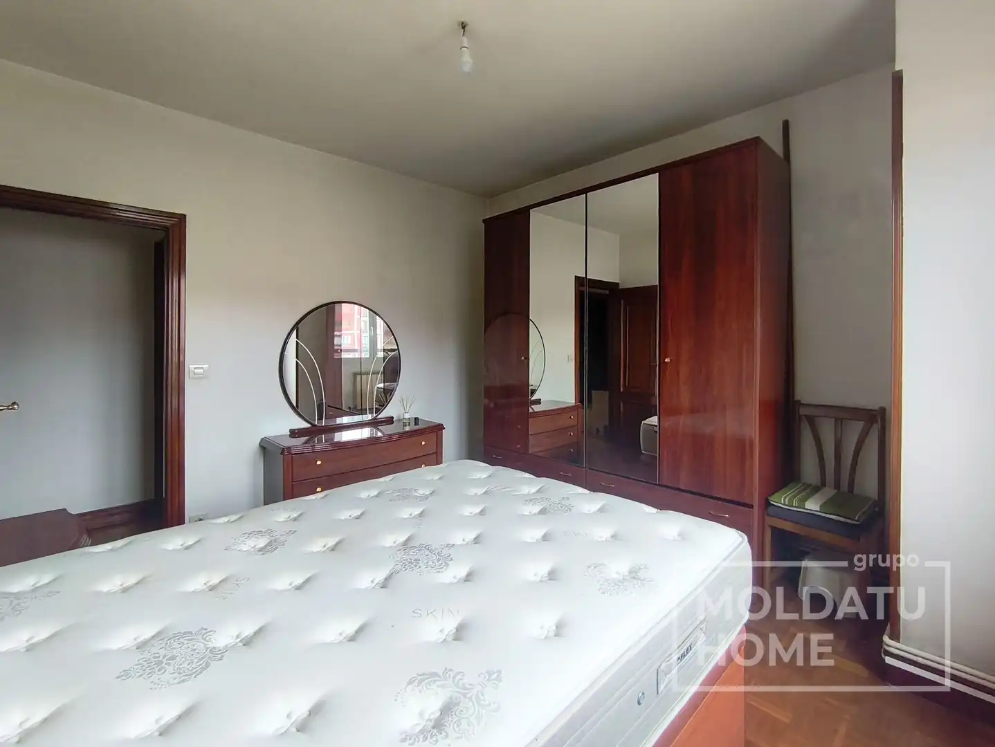 Bedroom of Flat for sale in Bilbao   with Heating, Terrace and Furnished
