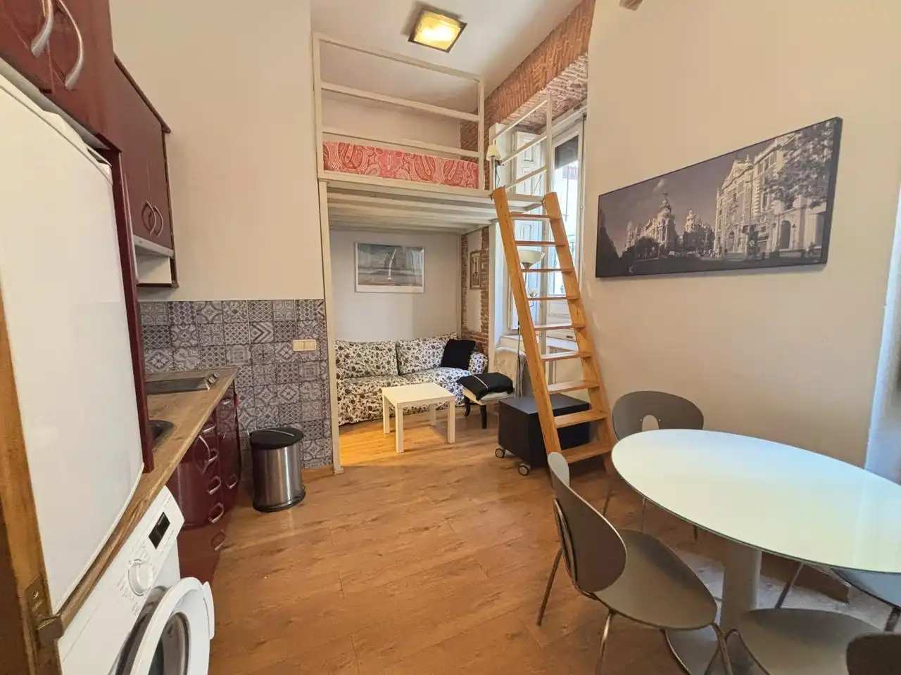 Wohnzimmer von Erdgeschoss zum Verkauf in Centro
