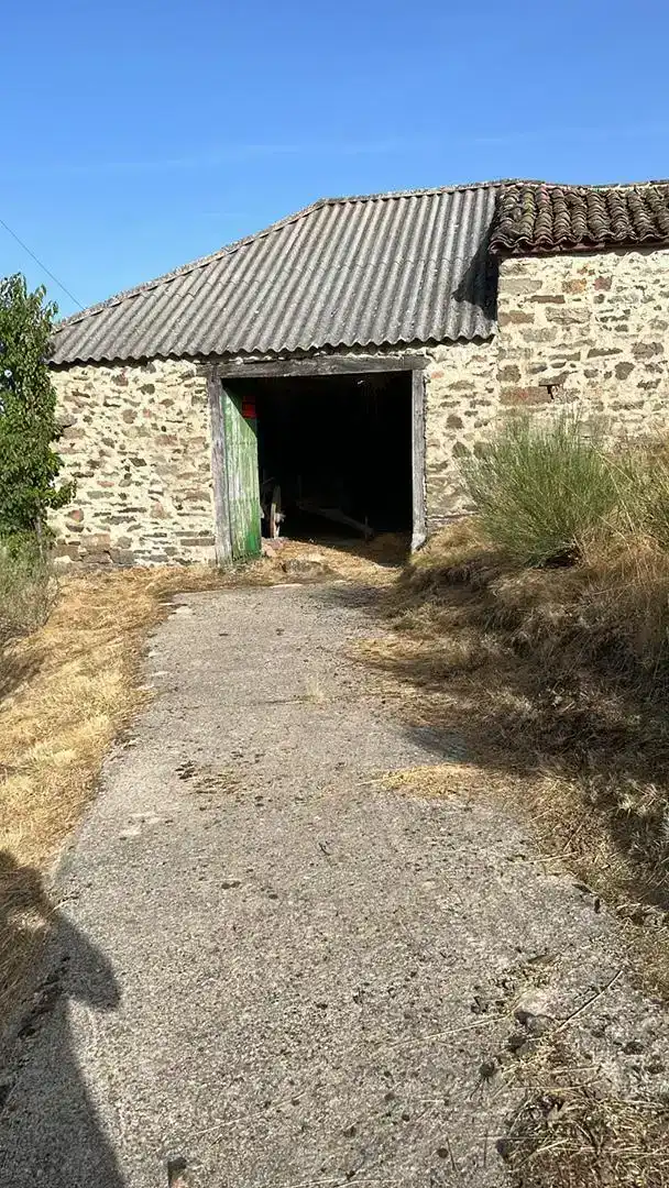 Vista exterior de Finca rústica en venda en Riello